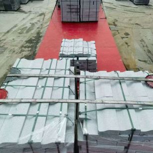 朔州 芝麻白仿形加直形路沿石出货日常