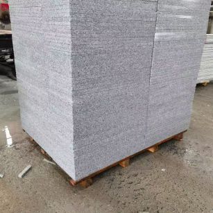 朔州 芝麻白火烧面1.8厚300*600地铺石，尺寸标准，厚薄均匀