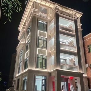 朔州 芝麻白花岗岩别墅外墙夜间效果