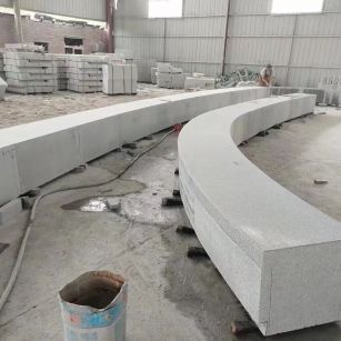 朔州芝麻白花岗岩石板材 园林光面弧形坐凳