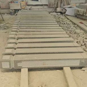 朔州 芝麻白异形加工雕刻-栏杆大柱，方柱