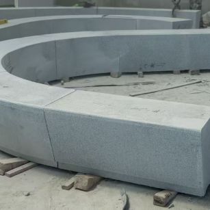 朔州 芝麻白花岗岩光面弧形坐凳