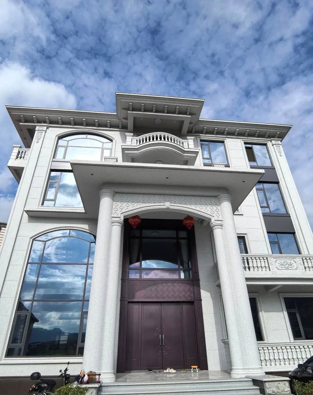 朔州白麻别墅外墙干挂石材效果示例