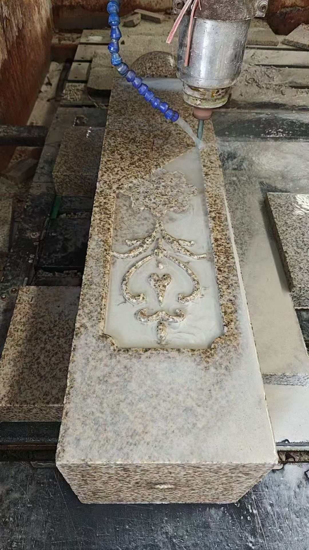 朔州 黄金麻花岗岩异形加工雕刻栏杆大柱