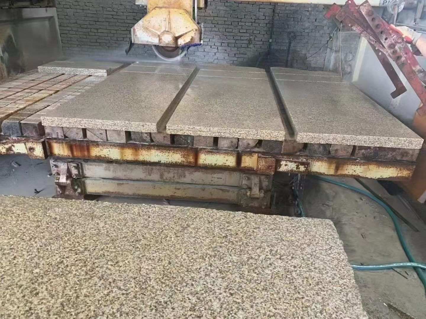 朔州 黄金麻荔枝面成品板加工