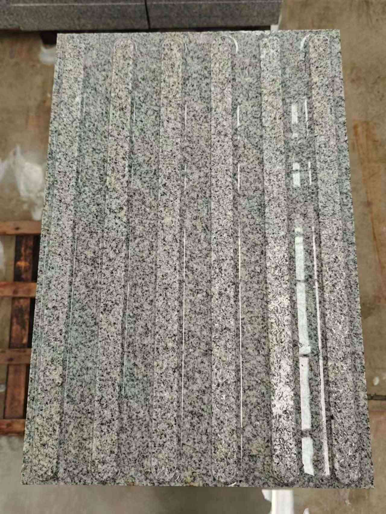 朔州 芝麻白花岗岩荔枝面雕刻盲道，盲条