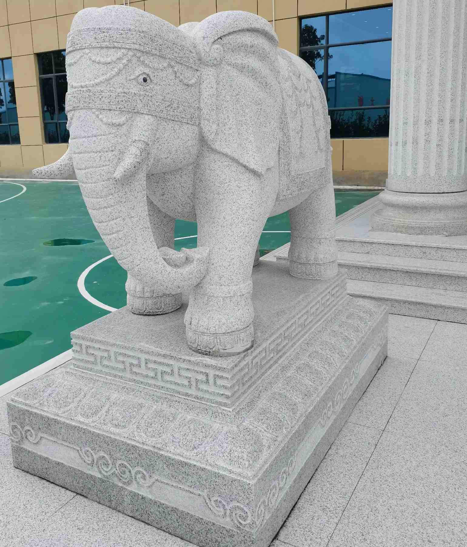 朔州 白麻花岗岩动物异形石雕-大象