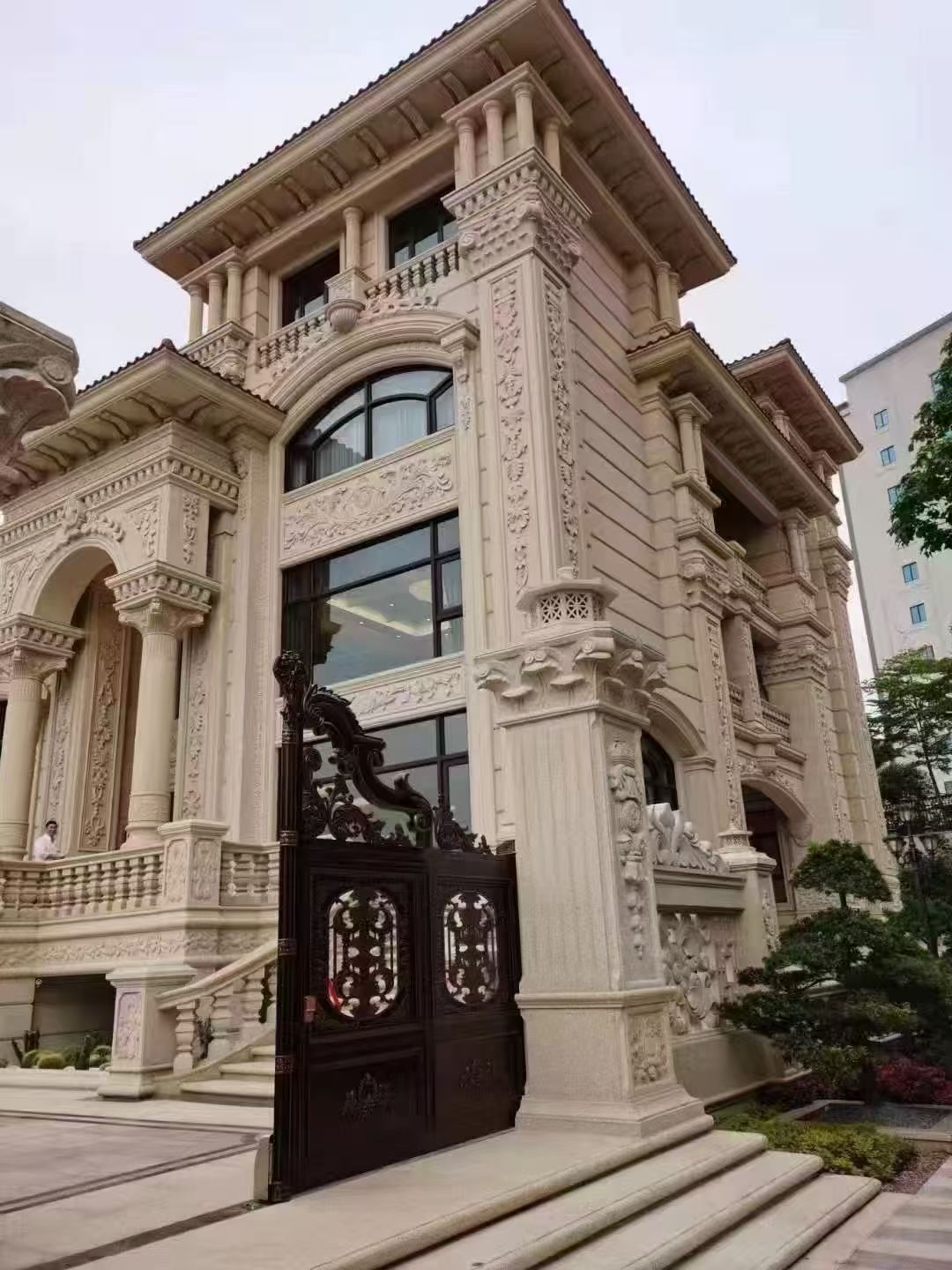 朔州 黄金麻花岗岩别墅外墙干挂效果展示