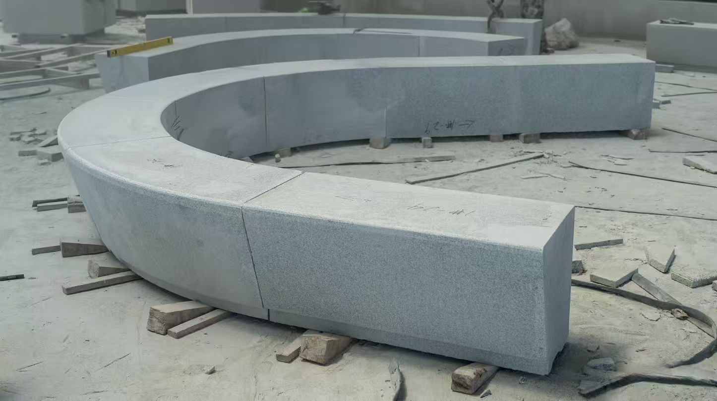 朔州 芝麻白花岗岩光面弧形坐凳