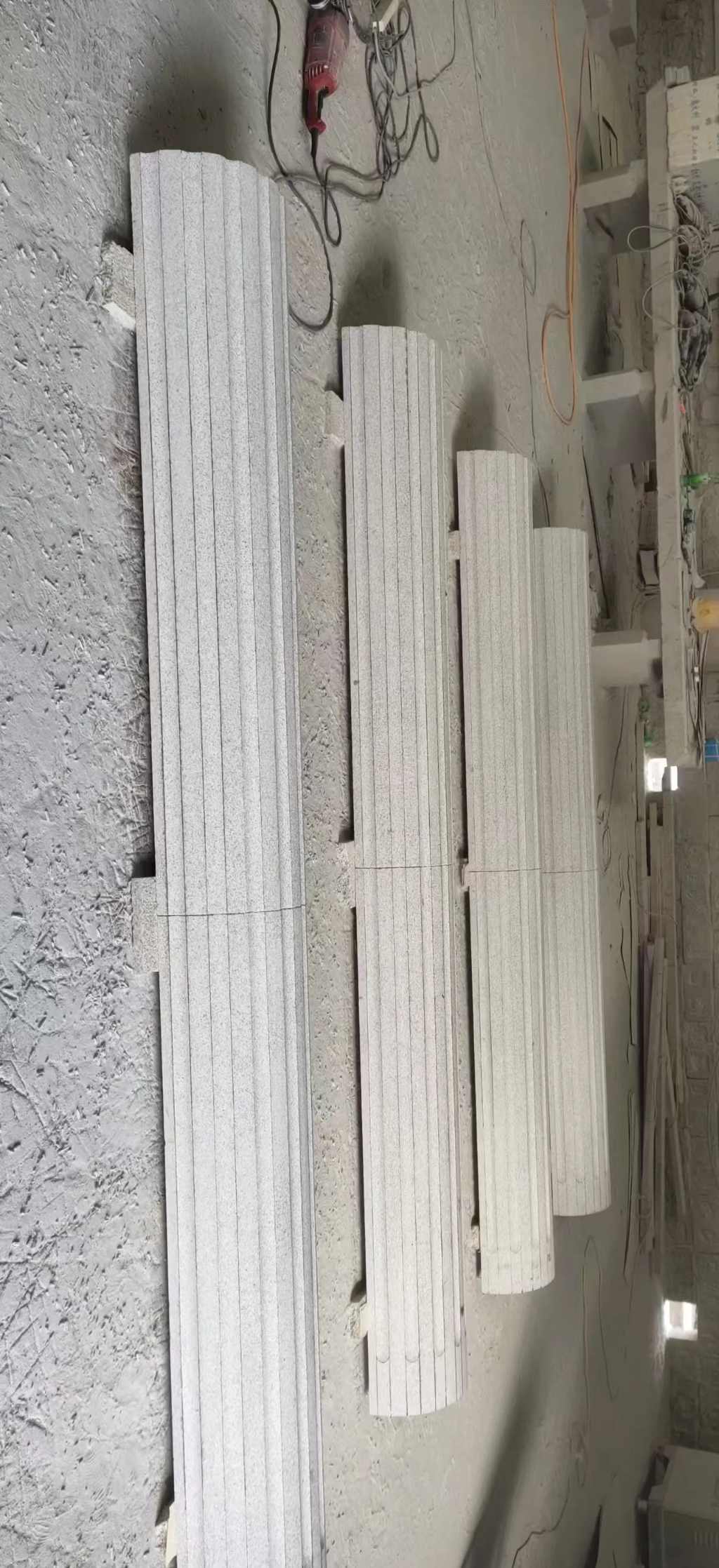 朔州 花岗岩厂家带你看白麻花岗岩门楼大柱柱皮