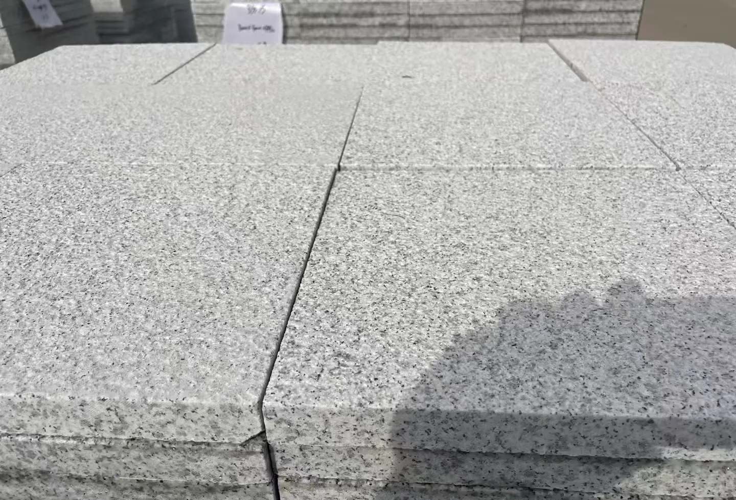 朔州 白麻花岗岩石材推荐 荔枝面地铺石