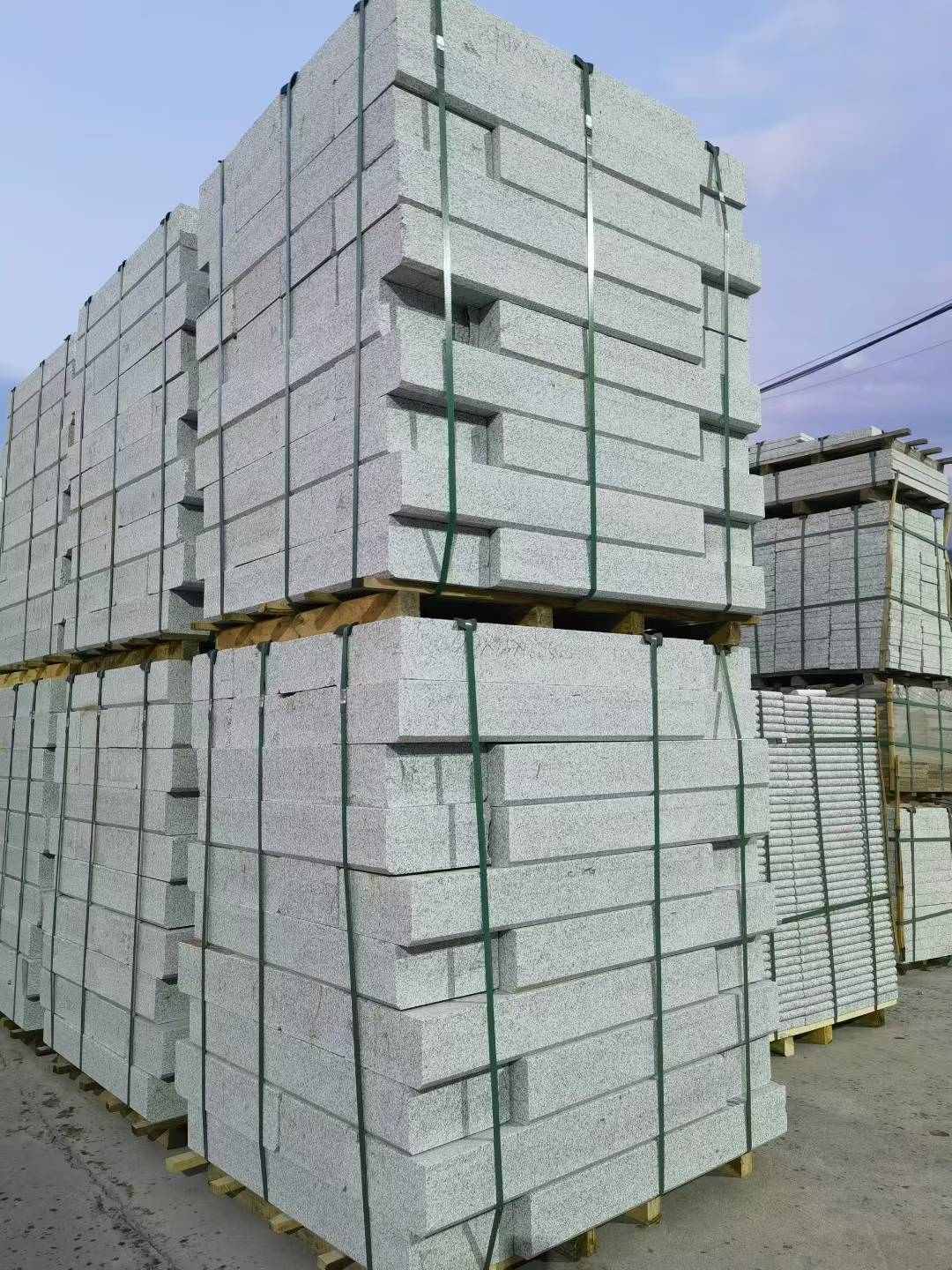 朔州 芝麻白花岗岩路沿石，路缘石，路肩石，道牙，立缘石，马路牙子，街沿石，侧石等