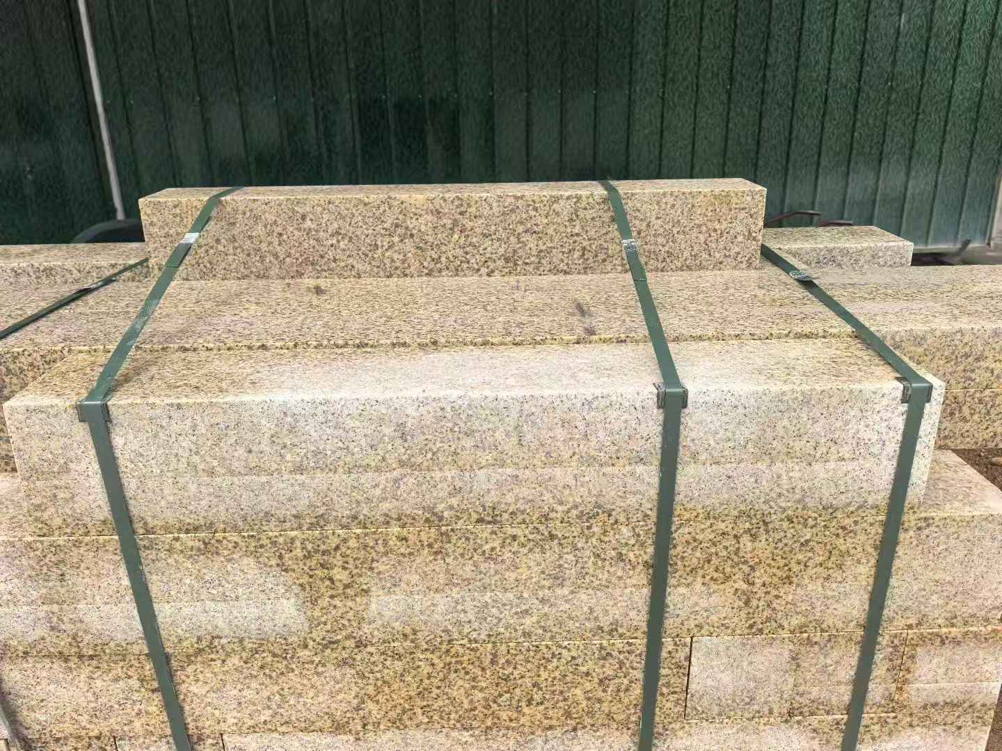 朔州 黄金麻花岗岩石材机切面栏杆料半成品