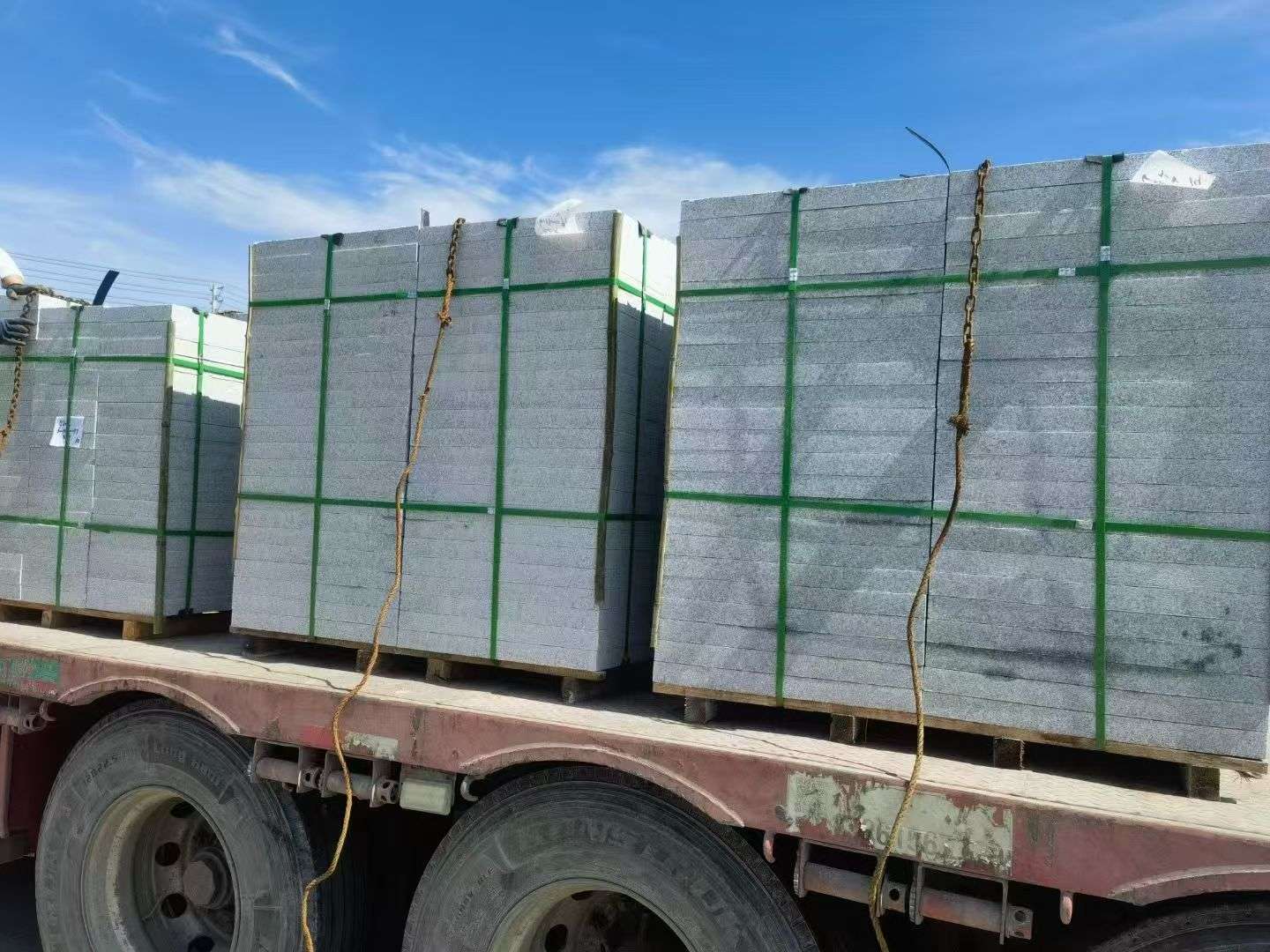 朔州 芝麻白花岗岩地铺石装车日常