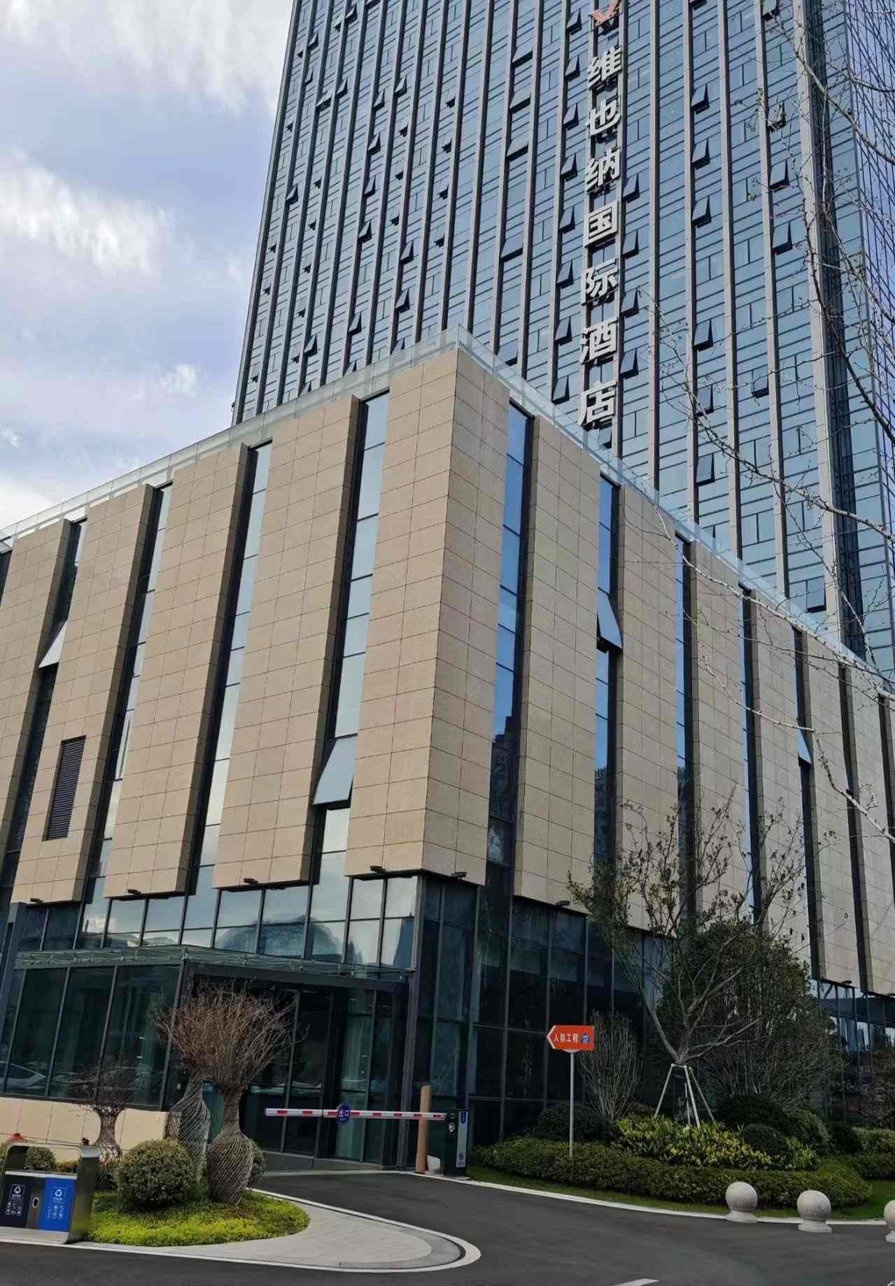 朔州 黄金麻花岗岩外墙干挂