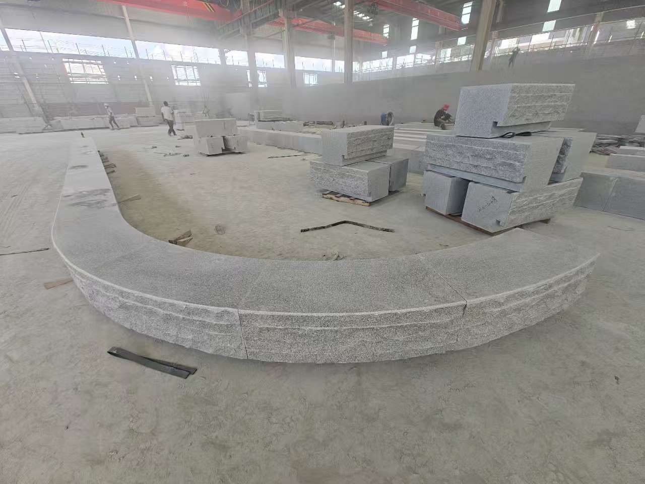 朔州 芝麻白异形坐凳，自然面光面弧形加工